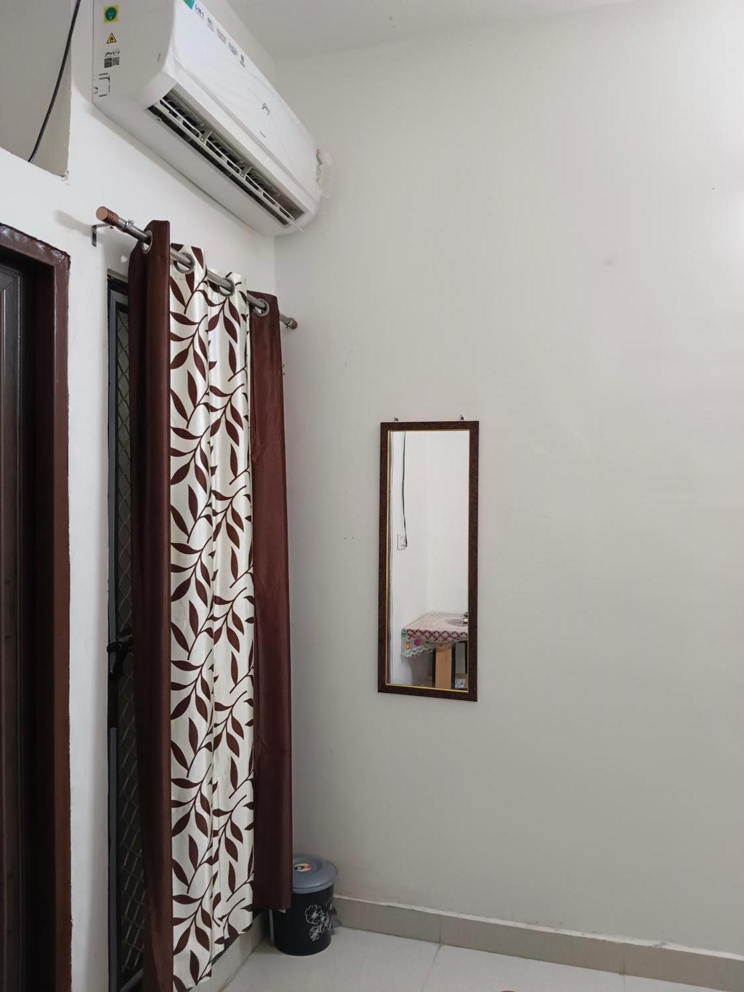 Pratibha Home Stay Jabalpur Bilik gambar