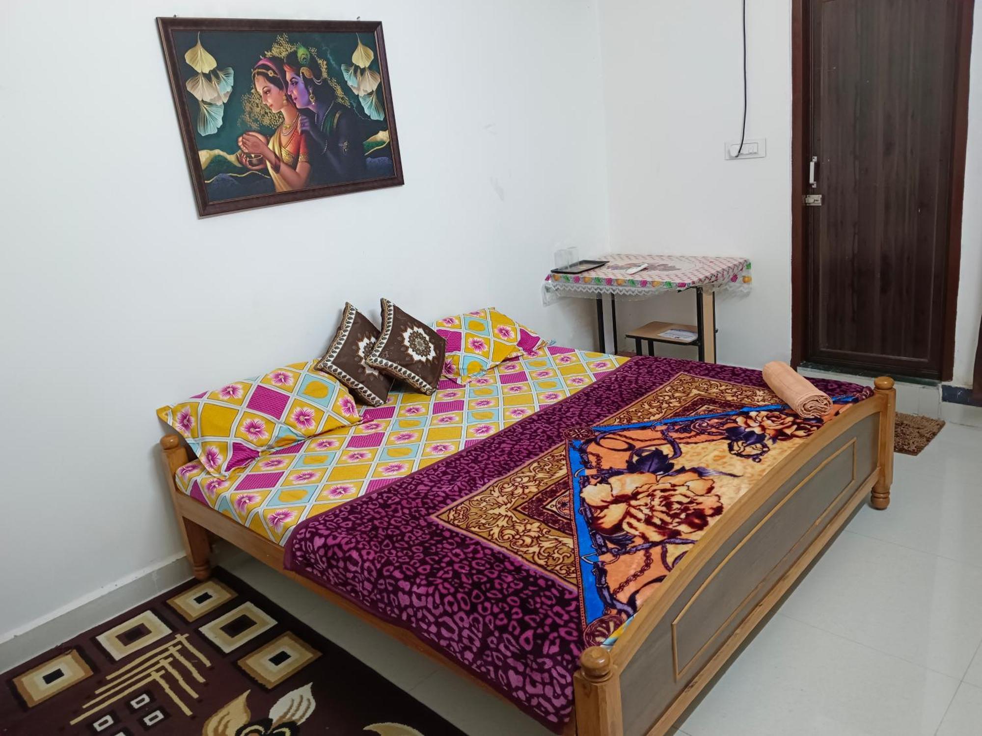 Pratibha Home Stay Jabalpur Bilik gambar