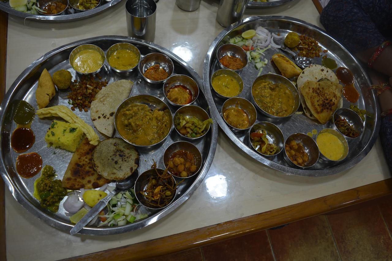 Pratibha Home Stay Jabalpur Luaran gambar